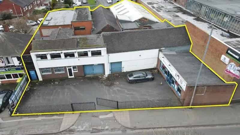 7111 sq ft Commercial Property with A34 Frontage