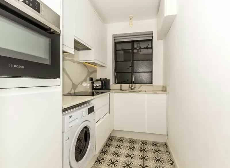 1 Bed Apartment Shepherds Bush Great Views Private Balcony