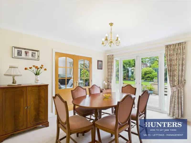 4 bedroom House
 For Sale 
Total Size: 1706 SQ FT