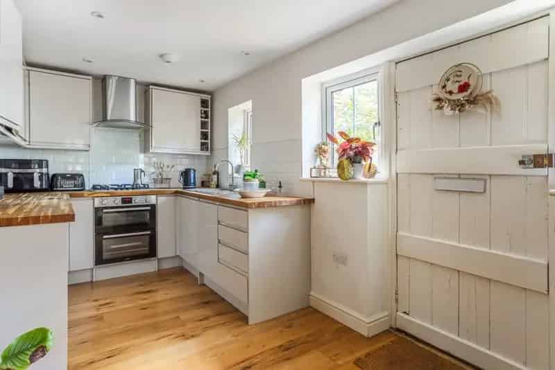 2 Bedroom Cottage Hindhead Surrey Hills