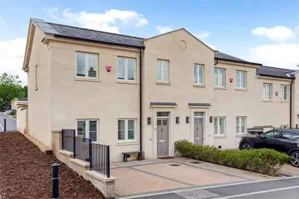 Luxury 2-Bed House Holburne Park Bath
