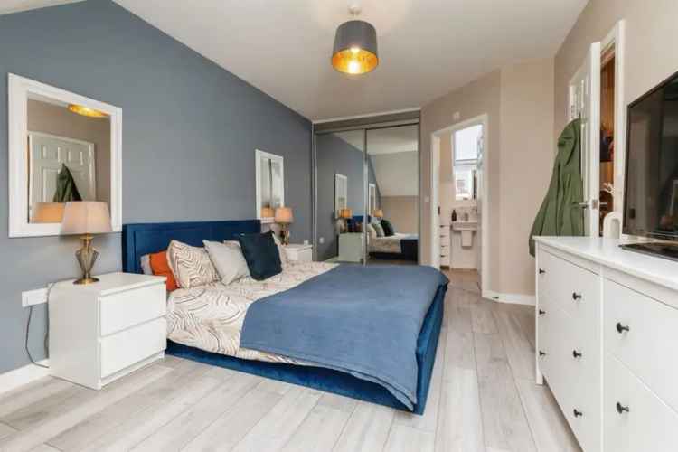3 Bedroom Semi-Detached House with Modern Features and Parking