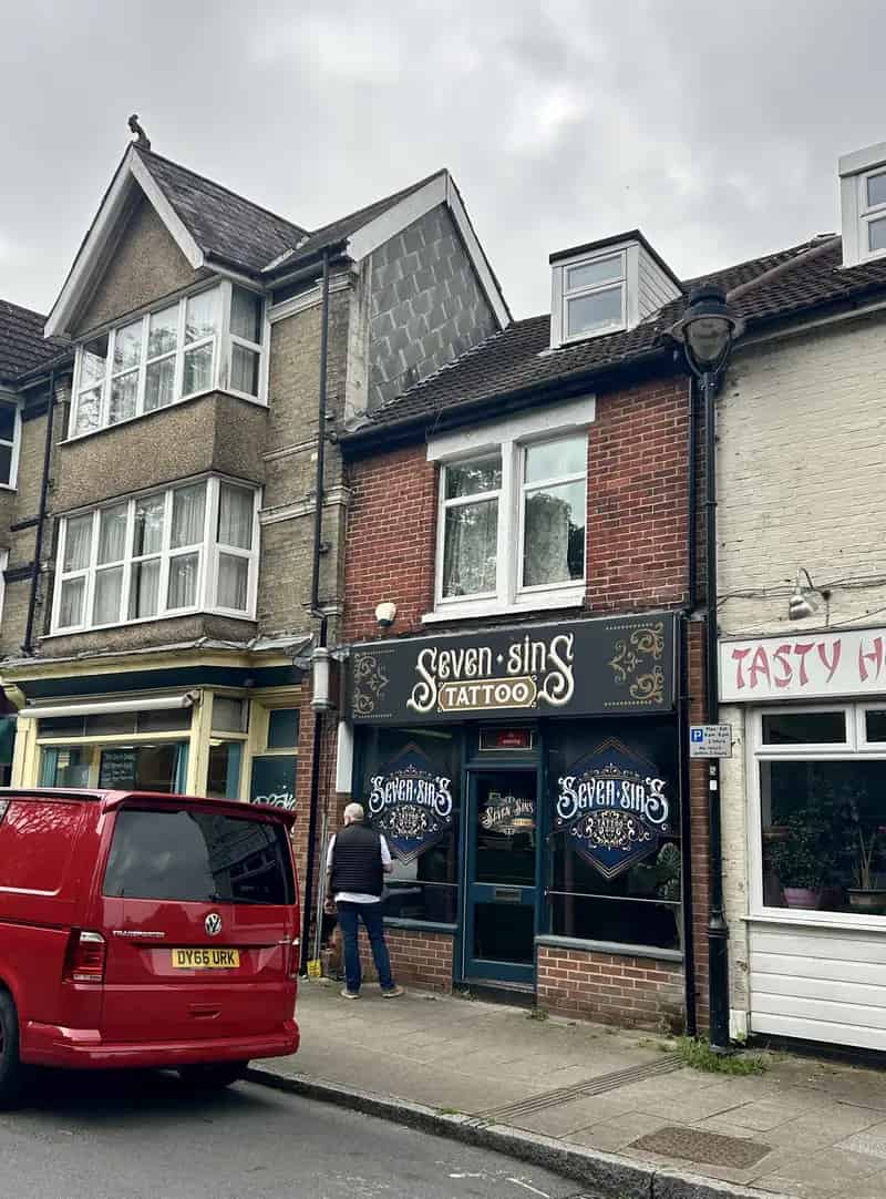 Ground Floor Tattoo Studio with 2 Bed Flat Above