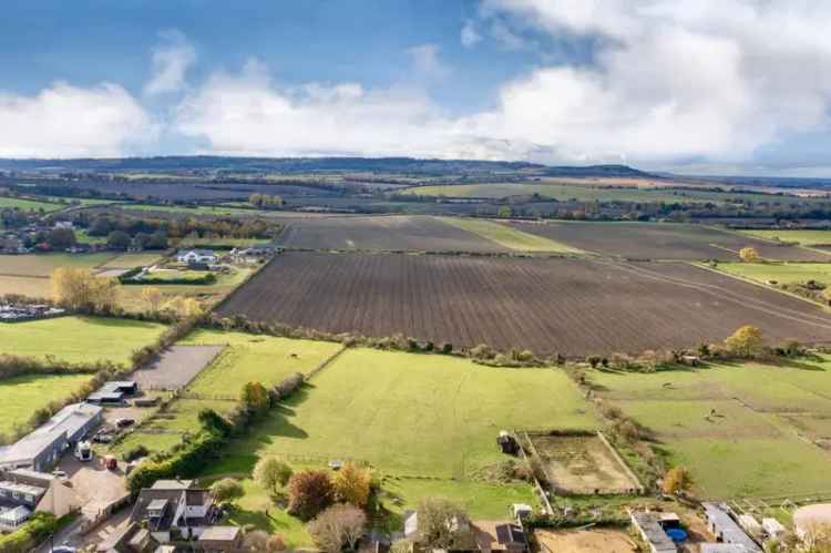 2 Bed Barn Style Home with 3 Acres and Stables Eaton Bray