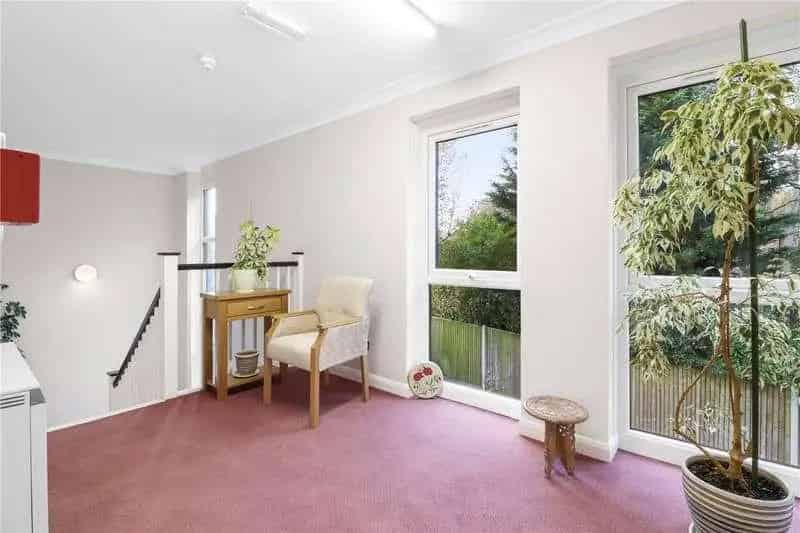 1 Bed Retirement Flat for Sale Low Maintenance Modern Kitchen Shower Room