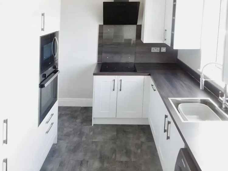 2 Bedroom Mid Terrace House for Sale Sharlston Common WF4