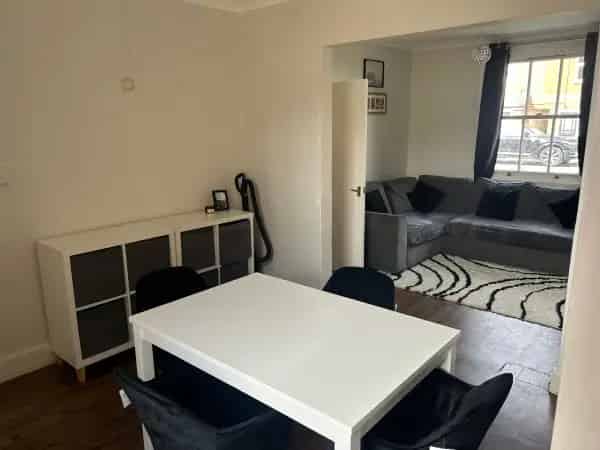 2 Bed Victorian House Abingdon Pets Allowed Near Schools
