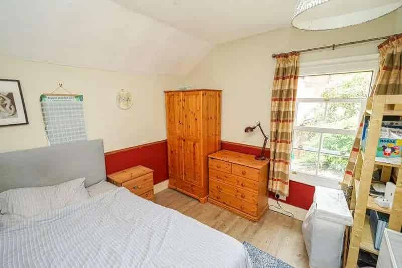 3 Bed House for Sale Near Town Centre