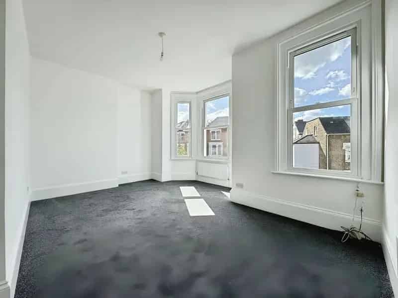 1 Bedroom Flat to Rent London SE24 Newly Redecorated