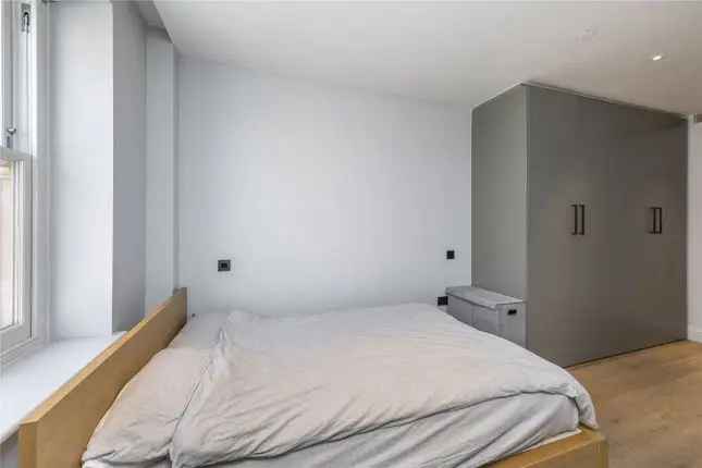 Flat for sale in Gray's Inn Road, St Pancras WC1X