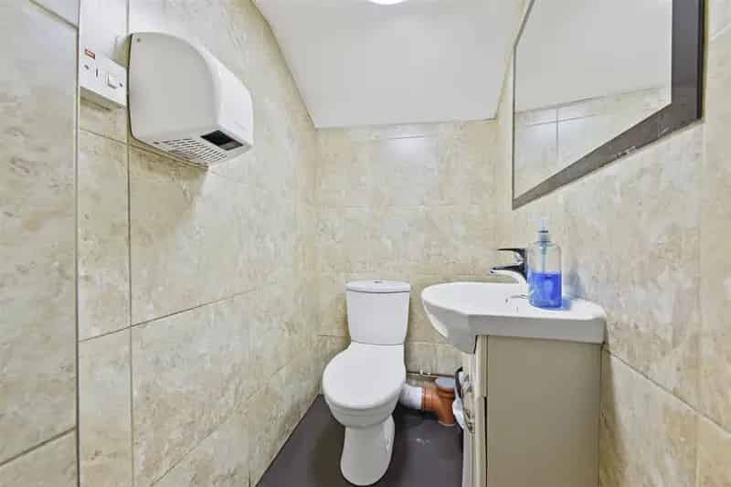Freehold Investment Building 3 Apartments Commercial Unit East London