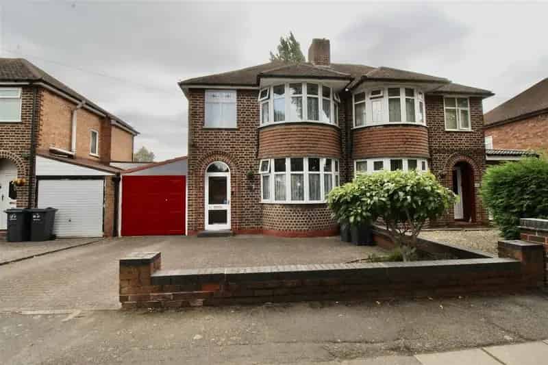 3 Bedroom Semi-Detached House For Sale
