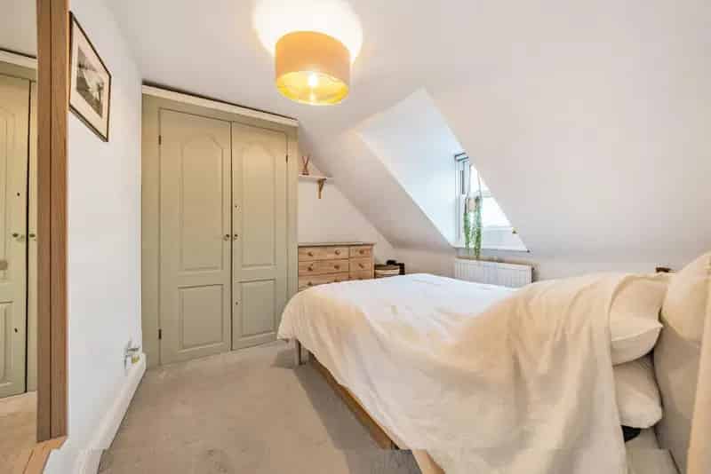 One Bedroom Flat near Dundonald Park South Wimbledon