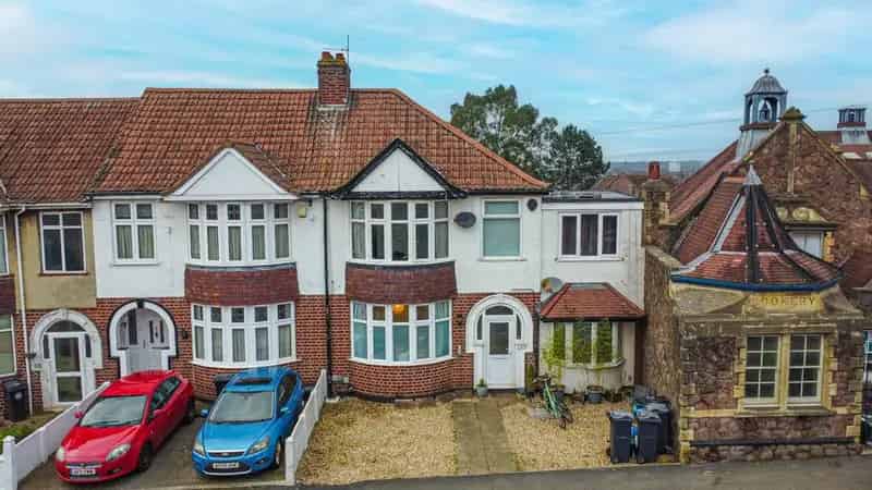 1 Bedroom Ground Floor Flat for Sale in Bristol BS4
