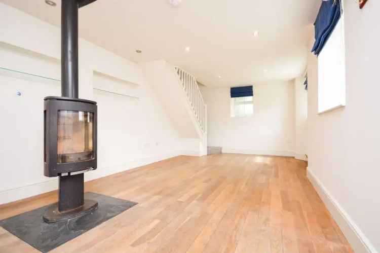 3 Bedroom Semi-Detached House To Rent