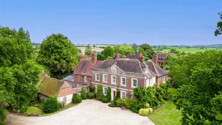 8 Bedroom Grade II Listed House Buckingham Road Hardwick