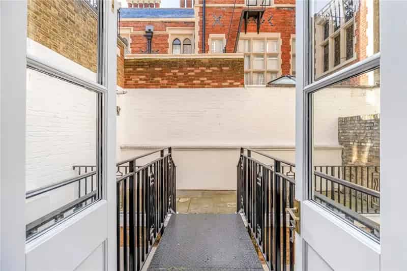 3 Bedroom Flat Apartment London