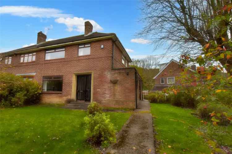 House For Sale in Leeds, England