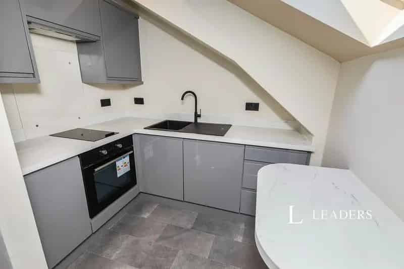 1 bedroom in a house share to rent