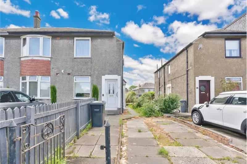 3 Bed Flat Upper Villa with 1 Reception Room