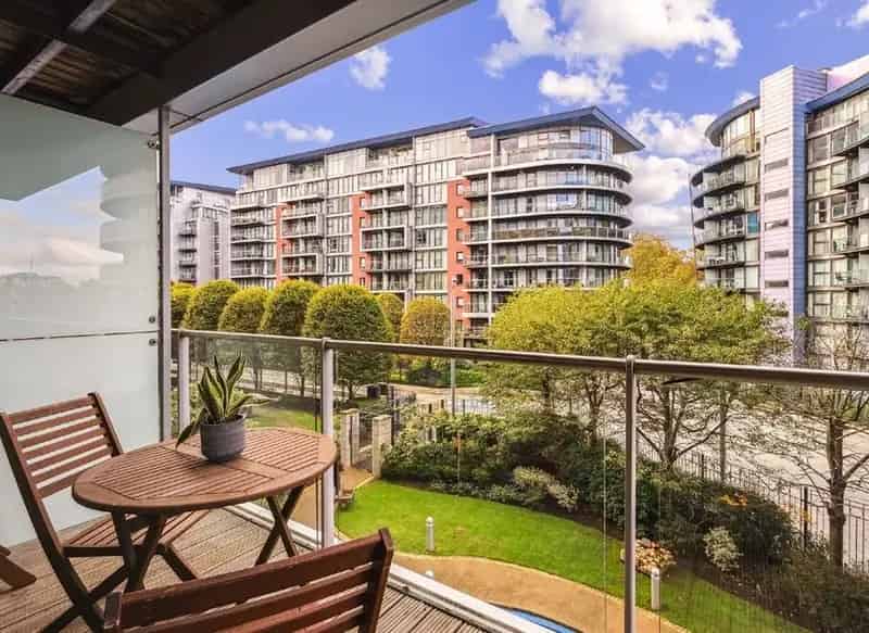 Luxury 2-Bedroom Apartment Chelsea Bridge Wharf