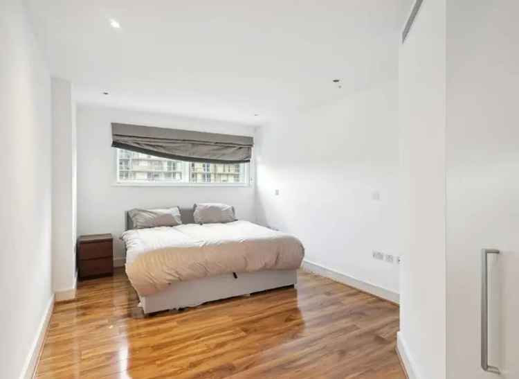 Flat For Sale in Southolm Street, London, England