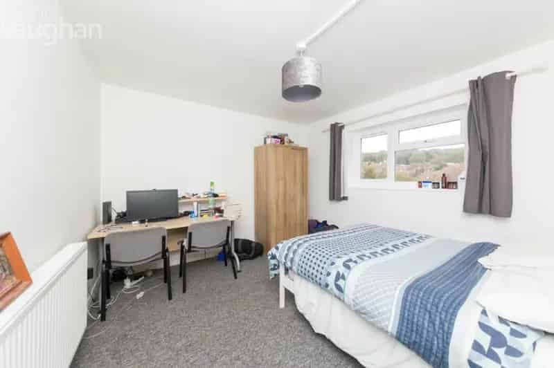 2 Bedroom Student Flat Video Tour Available