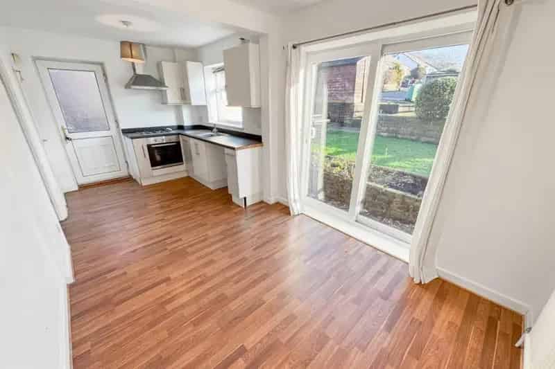 3 Bed Semi-Detached House For Sale