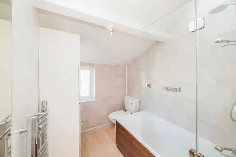 2 Bed House with Garden Zero Deposit Guarantee Available