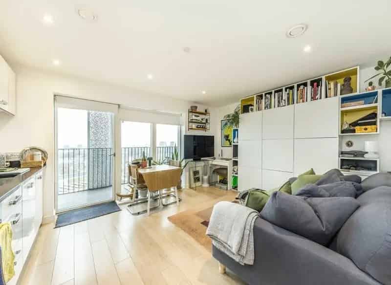 Large Furnished Apartment Atkins Square Gym Concierge Balcony