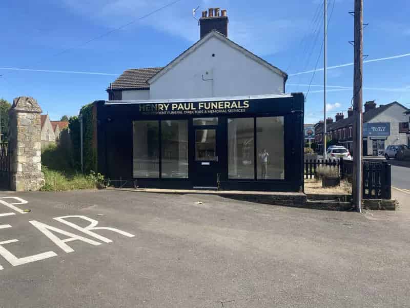 Retail Unit To Let