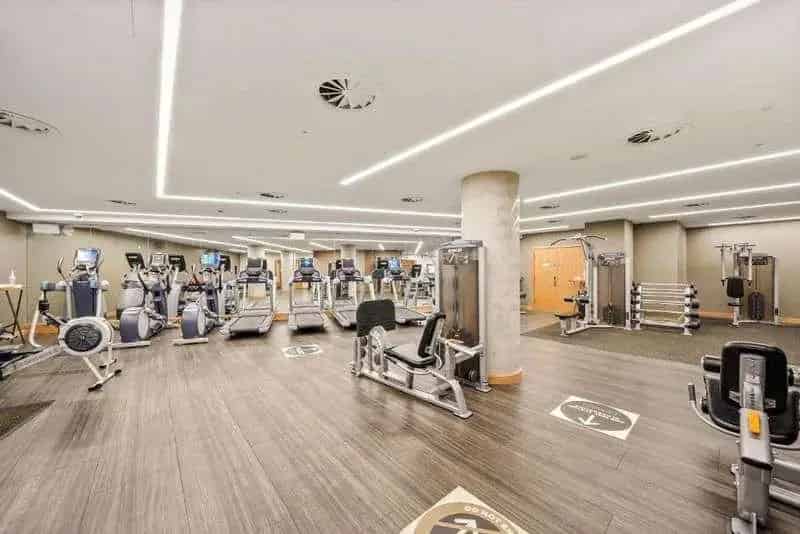 3 Bed Flat for Sale in Lincoln Plaza Canary Wharf
