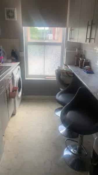 Modern 4-Bedroom Terraced House with Garden and Parking