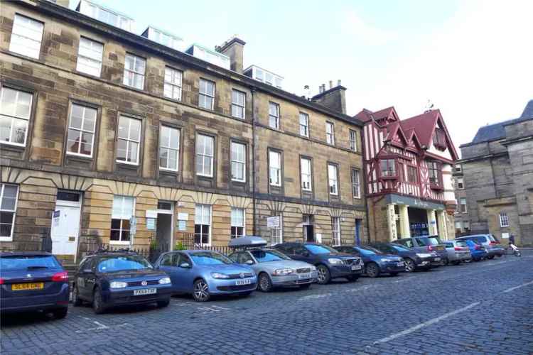3 Bedroom Apartment to Rent in Edinburgh City Centre