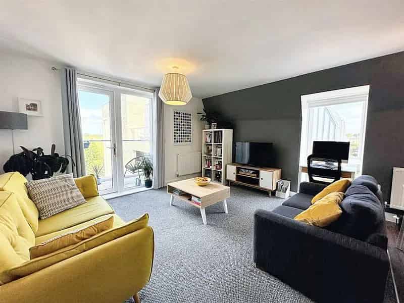 2 Bedroom Apartment House to Rent 70 Shared Ownership