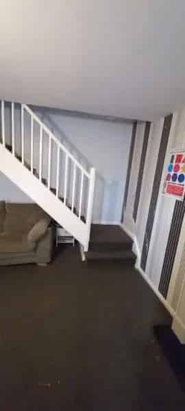 2-Bedroom Maisonette with Gas Central Heating and Parking