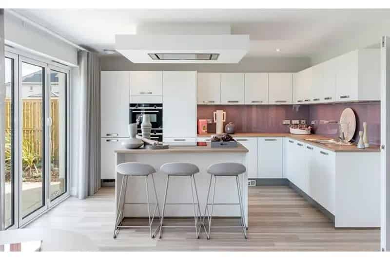 4 Bed Detached House with 1 Reception Room
