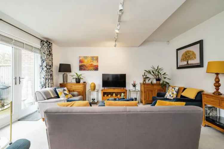 3-Bed Mid-Terraced Home in Ditchingham Maltings
