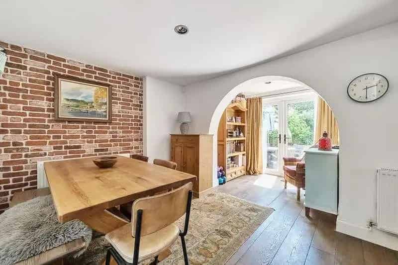 3 Bed Semi-Detached Cottage For Sale