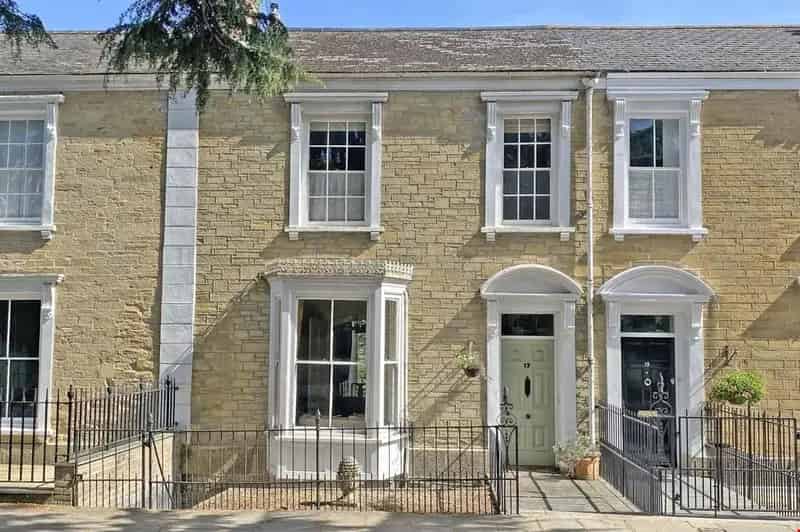 4 Bedroom Terraced House for Sale
