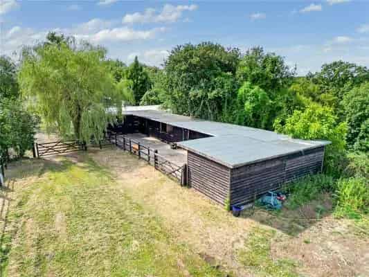 9.2-Acre Family Home with Equestrian Facilities and Planning Permission