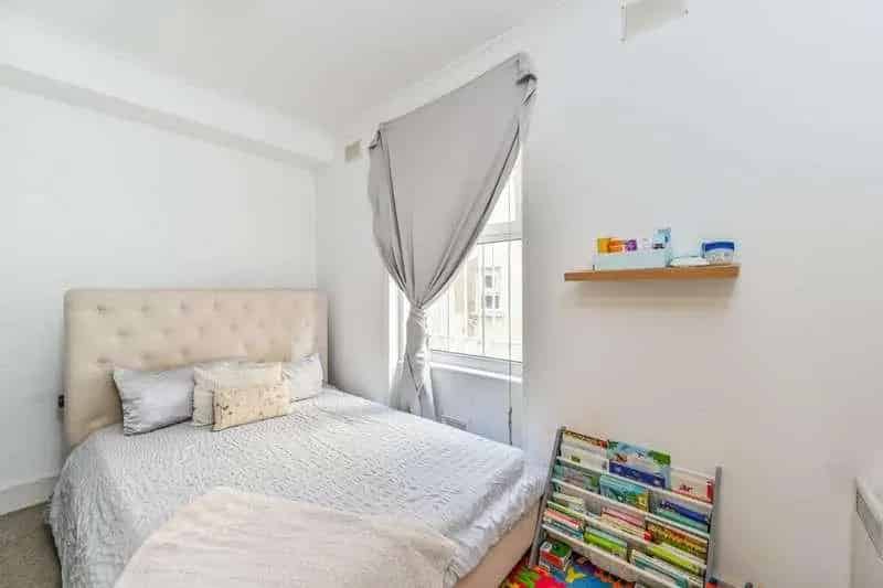 1 Bed Flat for Sale Near Vauxhall Nine Elms