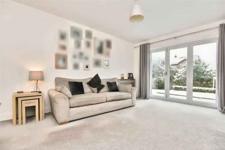 House For Sale in Aylesbury, England