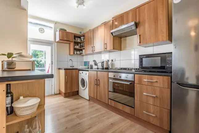 6 Bedroom House for Sale in Anselm Road London SW6