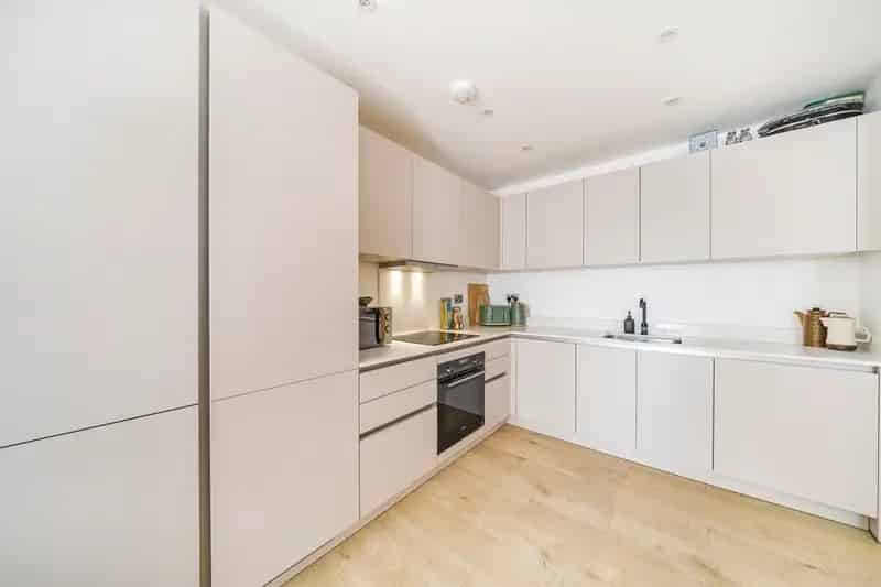 Spacious Duplex Apartment near East Finchley Station