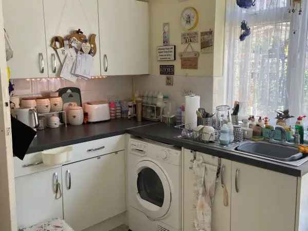 Flat For Rent in Tendring, England