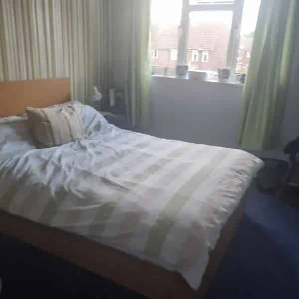 2 Bed House Near Lakeside with Outside Office