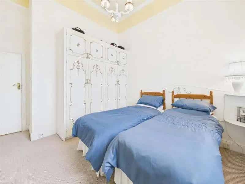 2 Bed Flat for Sale Scarborough Esplanade Sea Views