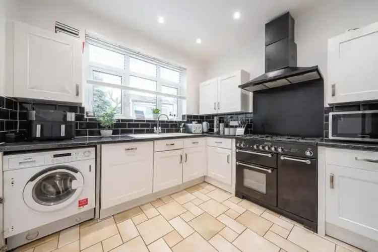 5 bedroom semi-detached house for sale