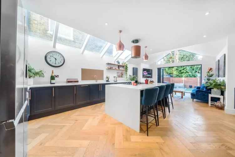 House For Sale in London, England